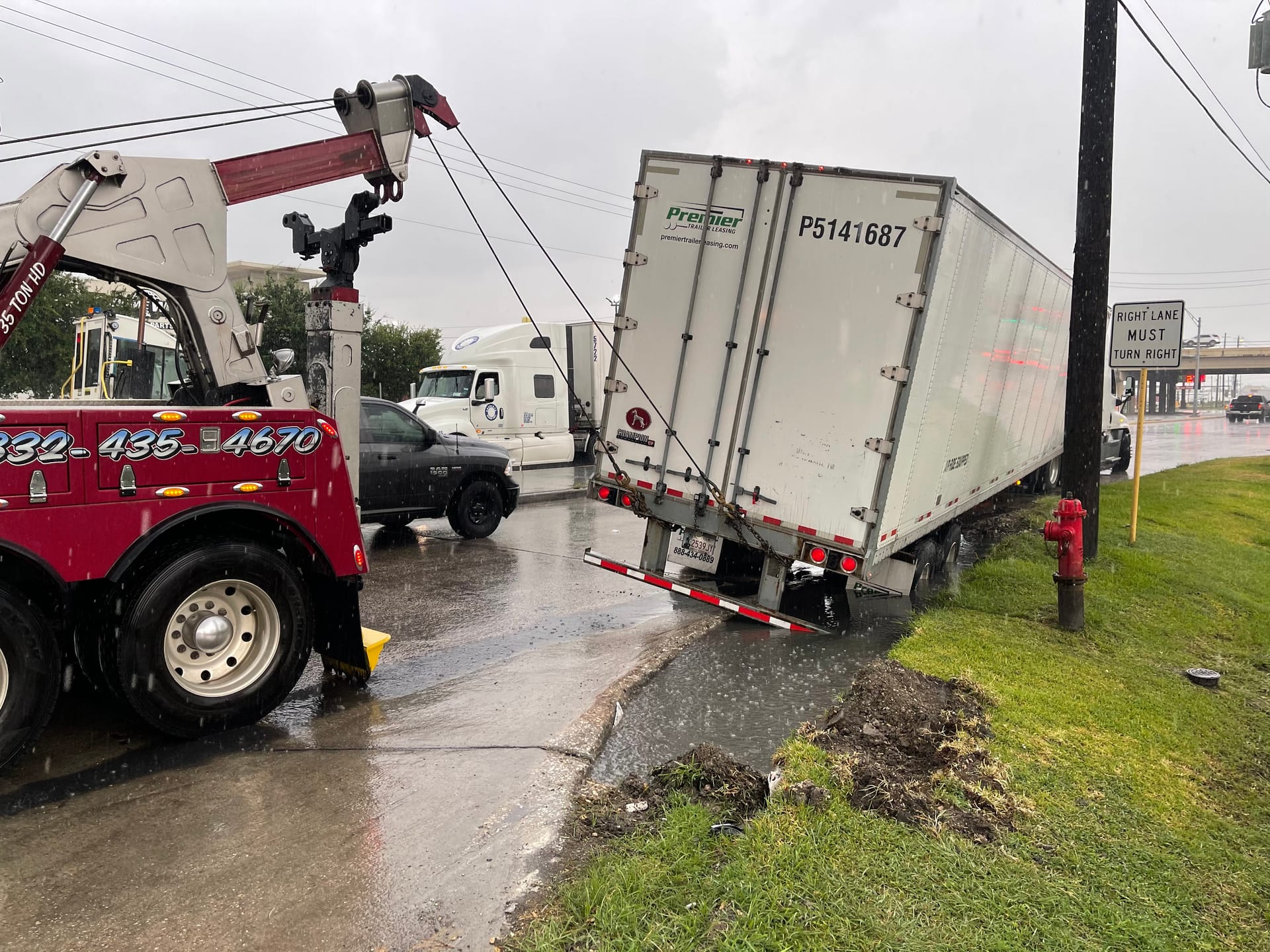 Smith Towing commercial truck recovery near Humble, TX